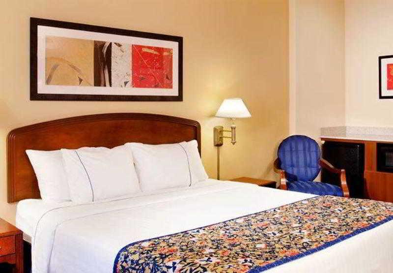 Best Western Plus Elgin - Chicago West Dundee Bilik gambar